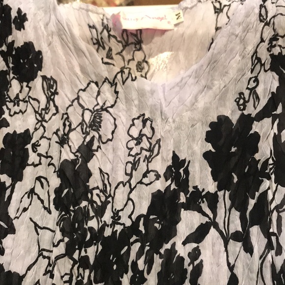 Flirty summer blouse - Picture 2 of 4